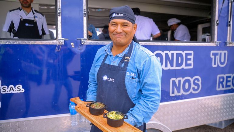 Walter Zambrano, uno de los cocineros del equipo de JS SAS que hizo el catering en los campamentos del VMOS. Walter Zambrano, uno de los cocineros del equipo de JS SAS que hizo el catering en los campamentos del VMOS.
