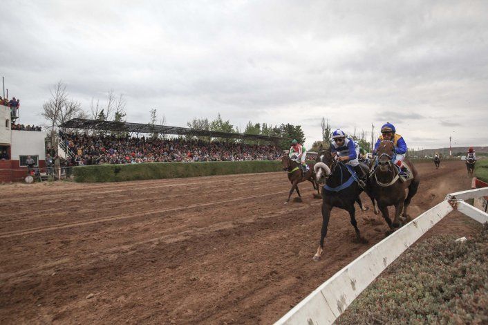Entrá y mirá en vivo la reunión del Pellegrini y la carrera del año