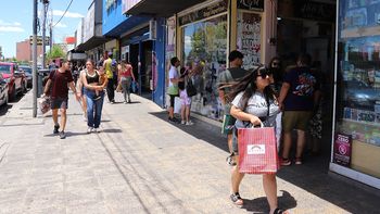 Qué pasará con los comercios en Neuquén durante el finde largo Qué pasará con los comercios en Neuquén durante el finde largo