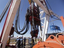 Un acuerdo permite garantizar la estabilidad laboral de los petroleros.