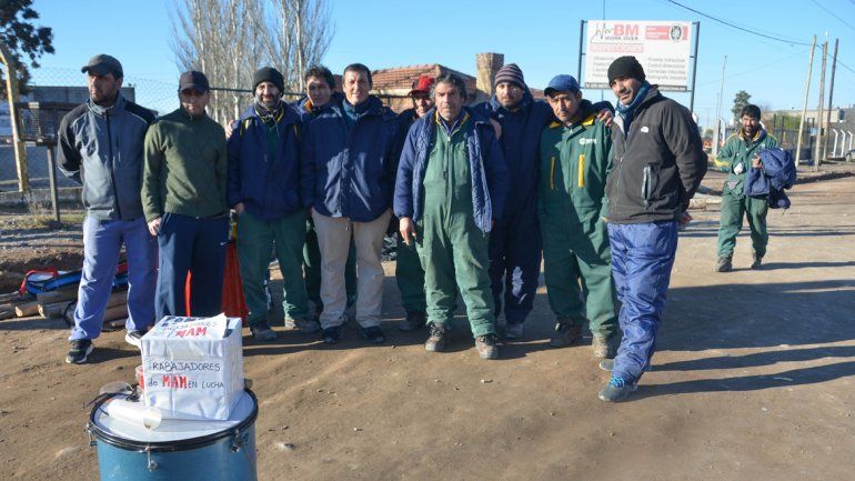 Los despedidos de MAM bloquean el acceso de una empresa petrolera