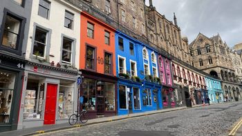 Los turistas de Río Negro y Neuquén quedaron varados en Europa. Los turistas de Río Negro y Neuquén quedaron varados en Europa.