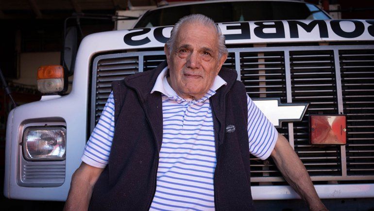 Su pasión como bombero pudo más que sus 82 años en el incendio de San Martín