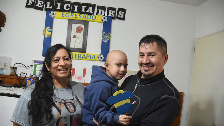Con un año de diferencia, madre e hijo le dieron batalla al cáncer