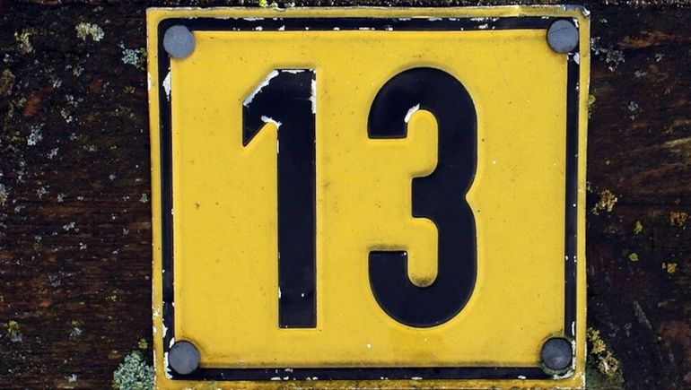 El martes 13 se considera un día maldito. El martes 13 se considera un día maldito.