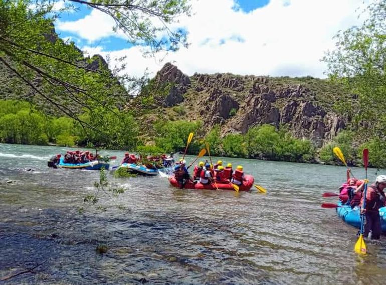 La emotiva experiencia del rafting inclusivo en Alumine