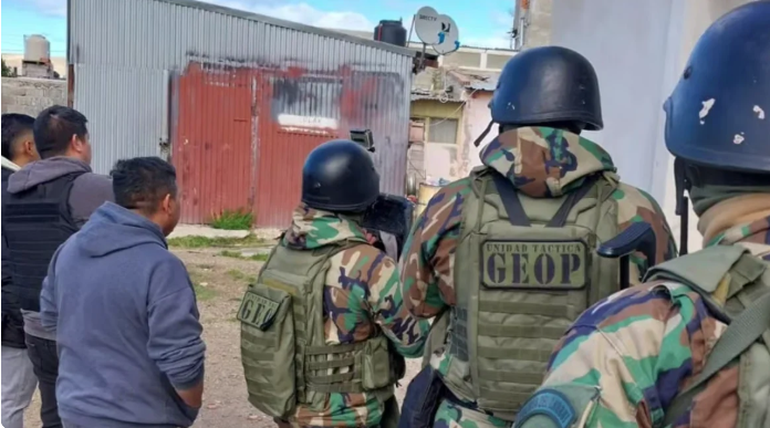 El amplio operativo con fuerzas especiales en el barrio Ciudadela, en la tarde del jueves 4 de septiembre. El amplio operativo con fuerzas especiales en el barrio Ciudadela, en la tarde del jueves 4 de septiembre.