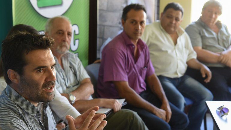 Martínez respaldó a los gremios por el proyecto de eliminar Ganancias.