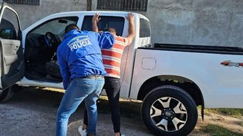 otros dos gitanos fueron acusados por cuatro estafas en la venta de camionetas: cobraron miles de pesos y dolares otros dos gitanos fueron acusados por cuatro estafas en la venta de camionetas: cobraron miles de pesos y dolares