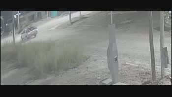 imagenes brutales: dos motociclistas embistieron contra una camioneta a gran velocidad imagenes brutales: dos motociclistas embistieron contra una camioneta a gran velocidad