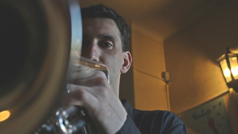 Su camino como músico fue muy largo pese a que sólo tiene 32 años. Su primer maestro fue Guillermo Lancelotti