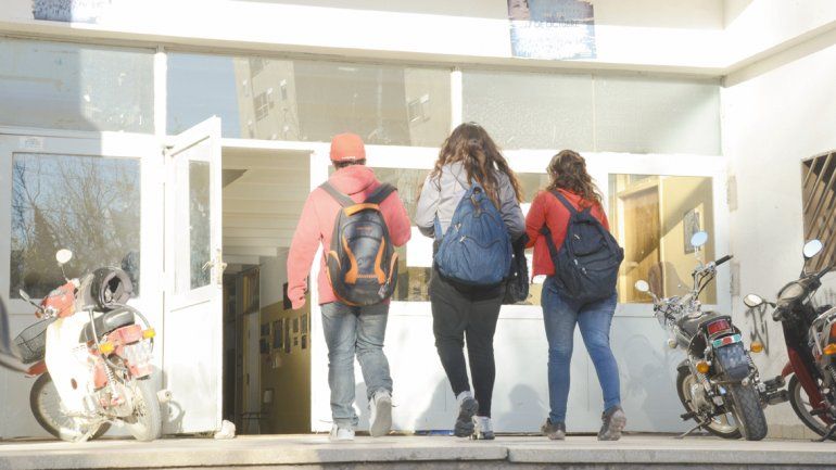 Las cifras sobre repitencia y abandono de la escuela secundaria preocupan a los funcionarios de la provincia