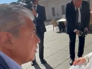 El encuentro de Rolando Figueroa con Francisco en el Vaticano