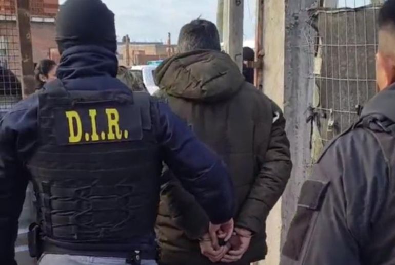 Otro de los detenidos en Trelew a los que les dictaron seis meses de prisión preventiva por abigueato y robo. Otro de los detenidos en Trelew a los que les dictaron seis meses de prisión preventiva por abigueato y robo.