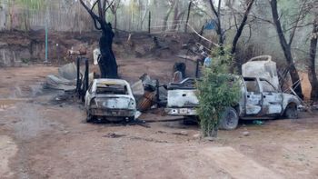 Las llamas consumieron todo en barrio Parque Reserva en Vista Alegre / Foto Las llamas consumieron todo en barrio Parque Reserva en Vista Alegre / Foto