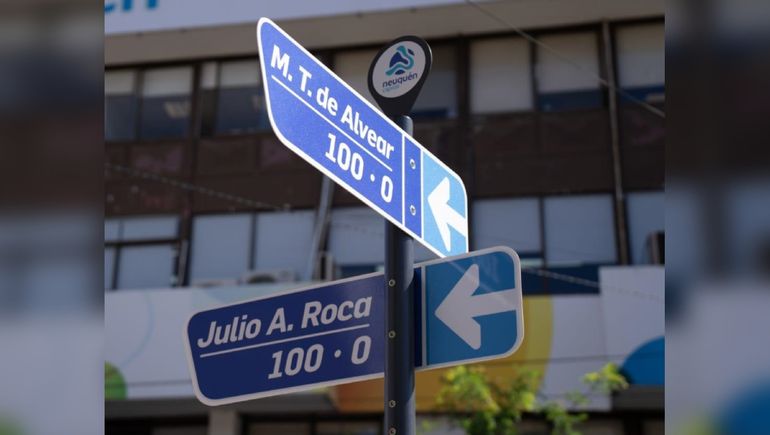 Las calles de Neuquén lucen nuevos carteles para mejorar la seguridad vial