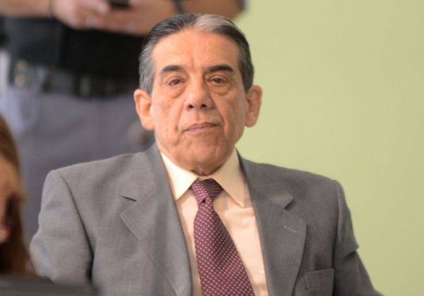 En la dictadura Di Pasquale integró el área de Inteligencia del Destacamento 182. Acaba de publicar el libro “Un aporte a la verdad” donde detalla el total de víctimas durante ese período oscuro de la Argentina. En la dictadura Di Pasquale integró el área de Inteligencia del Destacamento 182. Acaba de publicar el libro “Un aporte a la verdad” donde detalla el total de víctimas durante ese período oscuro de la Argentina.