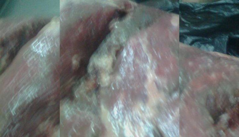 Secuestran 100 kilos de carne en mal estado en un local de comidas