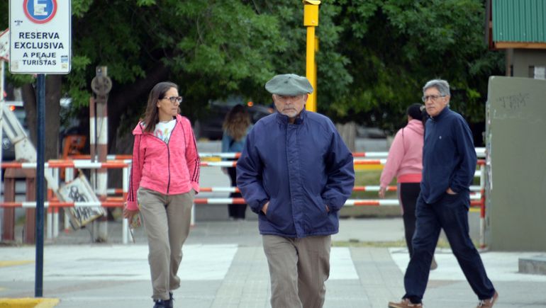 Clima fresco y gente abrigada en pleno diciembre. Clima fresco y gente abrigada en pleno diciembre.
