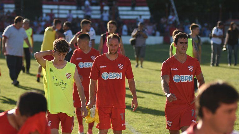 El Rojo neuquino se toma su tiempo para elegir DT