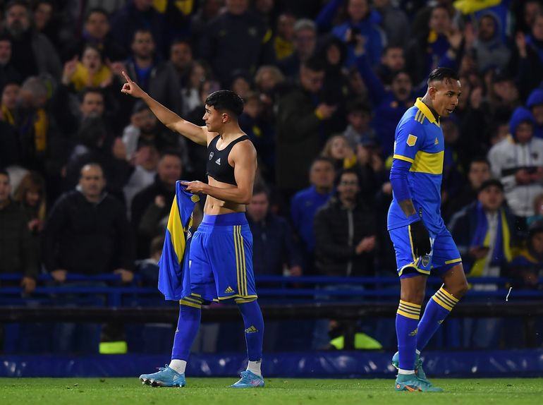 El sueño del pibe: Boca se lo dio vuelta al líder con doblete de Langoni