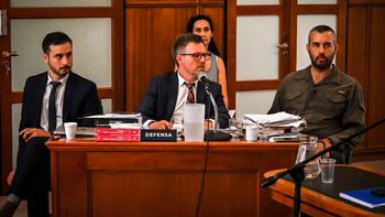 El abogado defensor, Federico Ruffa, y, a su izquierda, el condenado, Ricardo La Regina, durante el juicio por la matanza de pingüinos en Punta Tombo, realizado a fines de 2024. El abogado defensor, Federico Ruffa, y, a su izquierda, el condenado, Ricardo La Regina, durante el juicio por la matanza de pingüinos en Punta Tombo, realizado a fines de 2024.