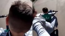 Polémica por el video en el que se ve a un nene conduciendo una moto.