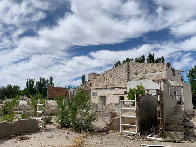 Los corrales donde faenaban las vacas quedaron destruidos y saqueados en el matadero.