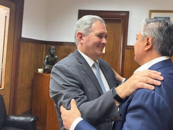 Rolando Figueroa con el flamante canciller, Pablo Quirno. Rolando Figueroa con el flamante canciller, Pablo Quirno.
