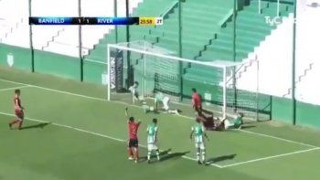 nunca visto: el insolito gol errado por la reserva de banfield ante river nunca visto: el insolito gol errado por la reserva de banfield ante river