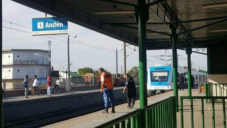 La falta de mantenimiento en instalaciones de trenes quedó expuesta tras el accidente que sufrió la mujer en El Jagüel. La falta de mantenimiento en instalaciones de trenes quedó expuesta tras el accidente que sufrió la mujer en El Jagüel.