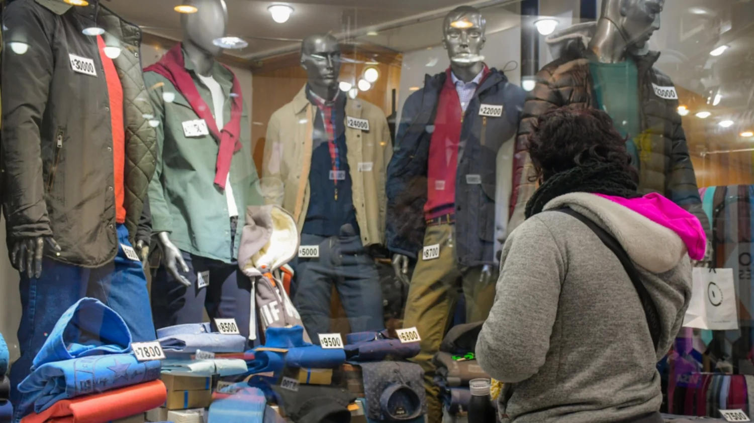 El precio de la ropa está por las nubes: el Gobierno lo congelará por 60 días