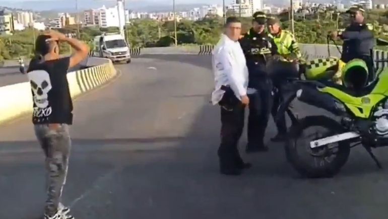 Murieron dos jóvenes al chocar en un puente: alcohol
