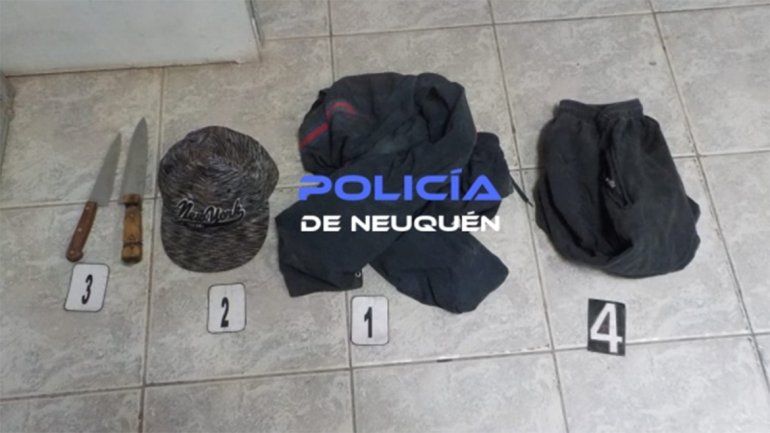 Delincuentes entraron a robar a una casa y apuñalaron a dos jóvenes en el pecho