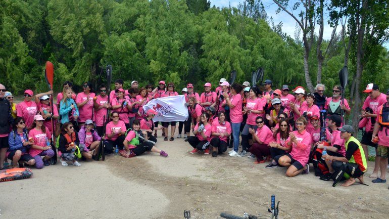 Todos los participantes de la regata posaron para la foto final.