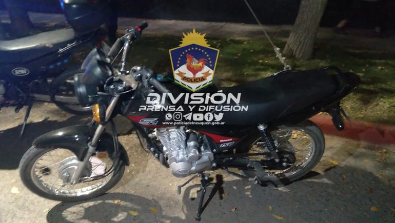 Circulaba por Centenario en una moto robada en el centro de Neuquén