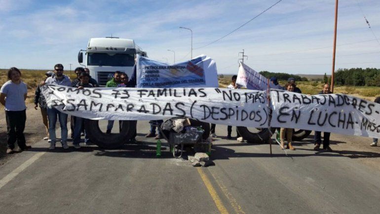 Petroleros y municipales liberaron la Ruta 22