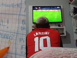 Hizo un bingo de gritos e insultos que dice su novio mientras veía el partido de River