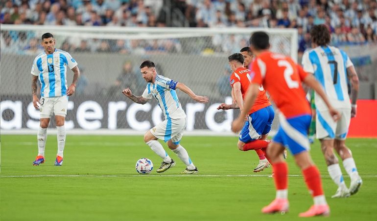 Argentina le gana a Chile en un partidazo con gol de Lautaro Martínez