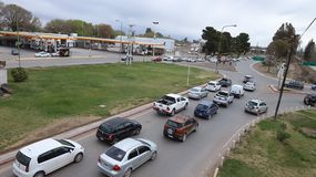En las rotondas de Centenario podrían instalarse radares o fotomultas. | LM Neuquen En las rotondas de Centenario podrían instalarse radares o fotomultas.
