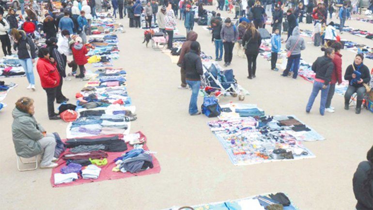 Feriantes reclaman mejoras en la Cancha de Boca