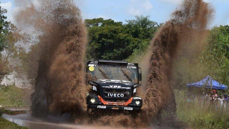El Coyote quedó a menos de dos minutos de la punta cumplida la cuarta etapa del rally