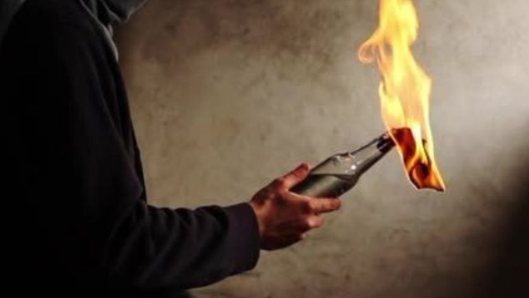 El presunto ataque fue cerca de la una de la mañana: según peritos de los Bomberos de Trelew