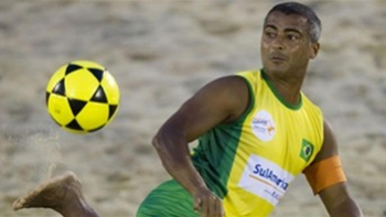 ya lo vieron 1,5 millones de personas: el golazo de romario a los 56 ya lo vieron 1,5 millones de personas: el golazo de romario a los 56