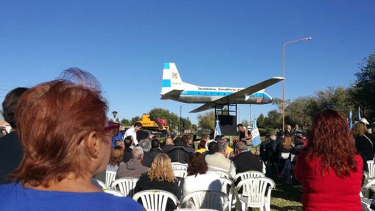 Emotivo homenaje a las víctimas del Avro 748 en Cutral Co