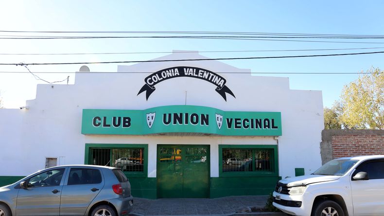 Eran vecinos de toda la vida y le dejó una deuda de 77 millones: se suman casos del entrenador del club Unión Vecinal | LM Neuquen Eran vecinos de toda la vida y le dejó una deuda de 77 millones: se suman casos del entrenador del club Unión Vecinal
