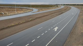 El Gobierno busca privatizar 700 km de rutas nacionales. El Gobierno busca privatizar 700 km de rutas nacionales.