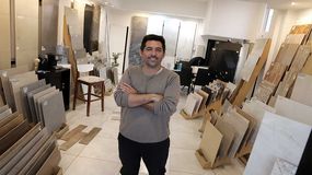Dejó de ser empleado para emprender su propio sueño: la historia del dueño de Patagonia Cerámicos