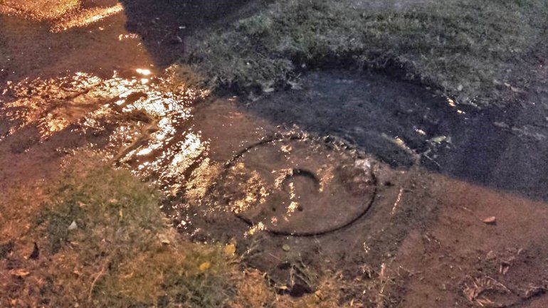 Fuerte pelea entre la Muni y el EPAS por un río cloacal
