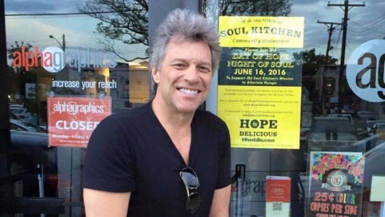 Bon Jovi solidario: tiene dos restó para personas que no pueden pagar